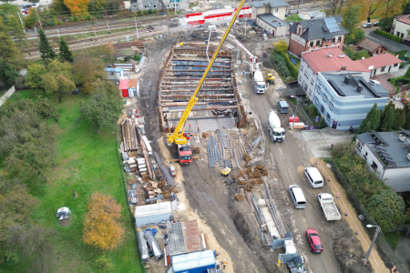 Nowy filmik i zdjęcia z placu budowy tunelu pod torami na ul. Wawelskiej